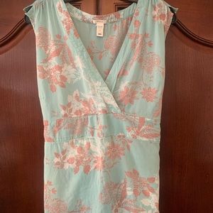 Old Navy faux wrap floral shirt 💕